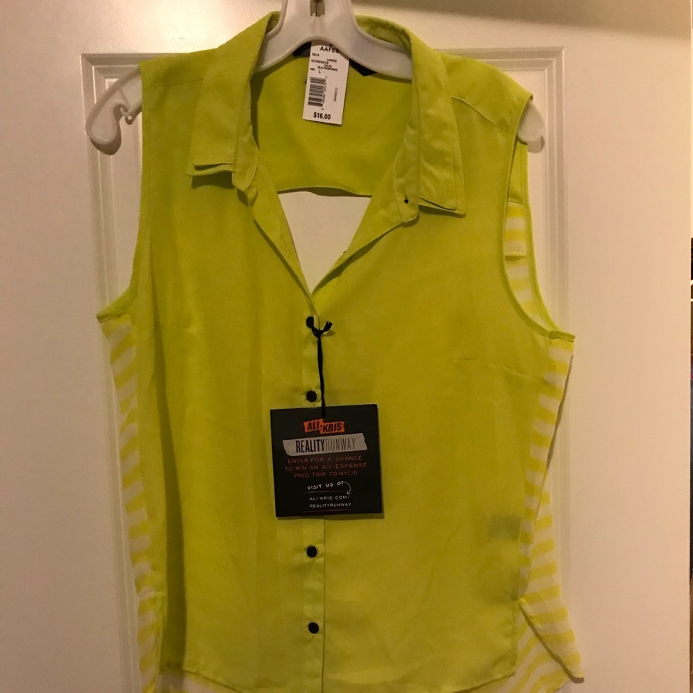 Sleeveless blouse